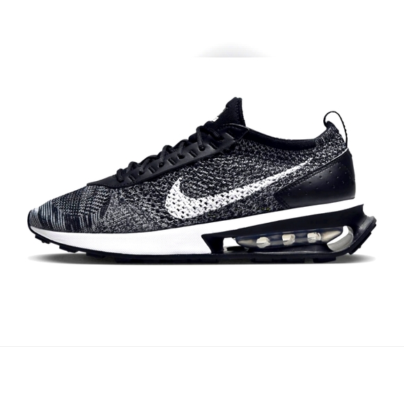 BRAND NEW Nike Flyknit LADIES - Picture 3 of 5